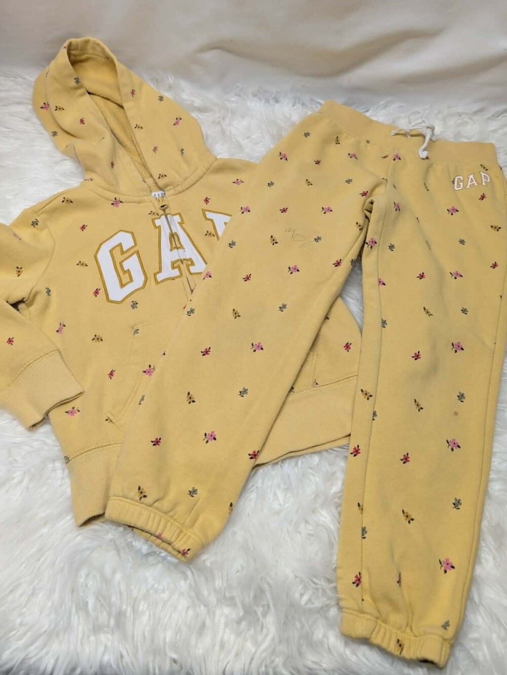 ✨️GAP Yellow Floral Sweatpants - Drawstring Joggers